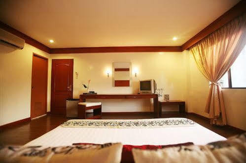 Nagaland Hotel Buitenkant foto